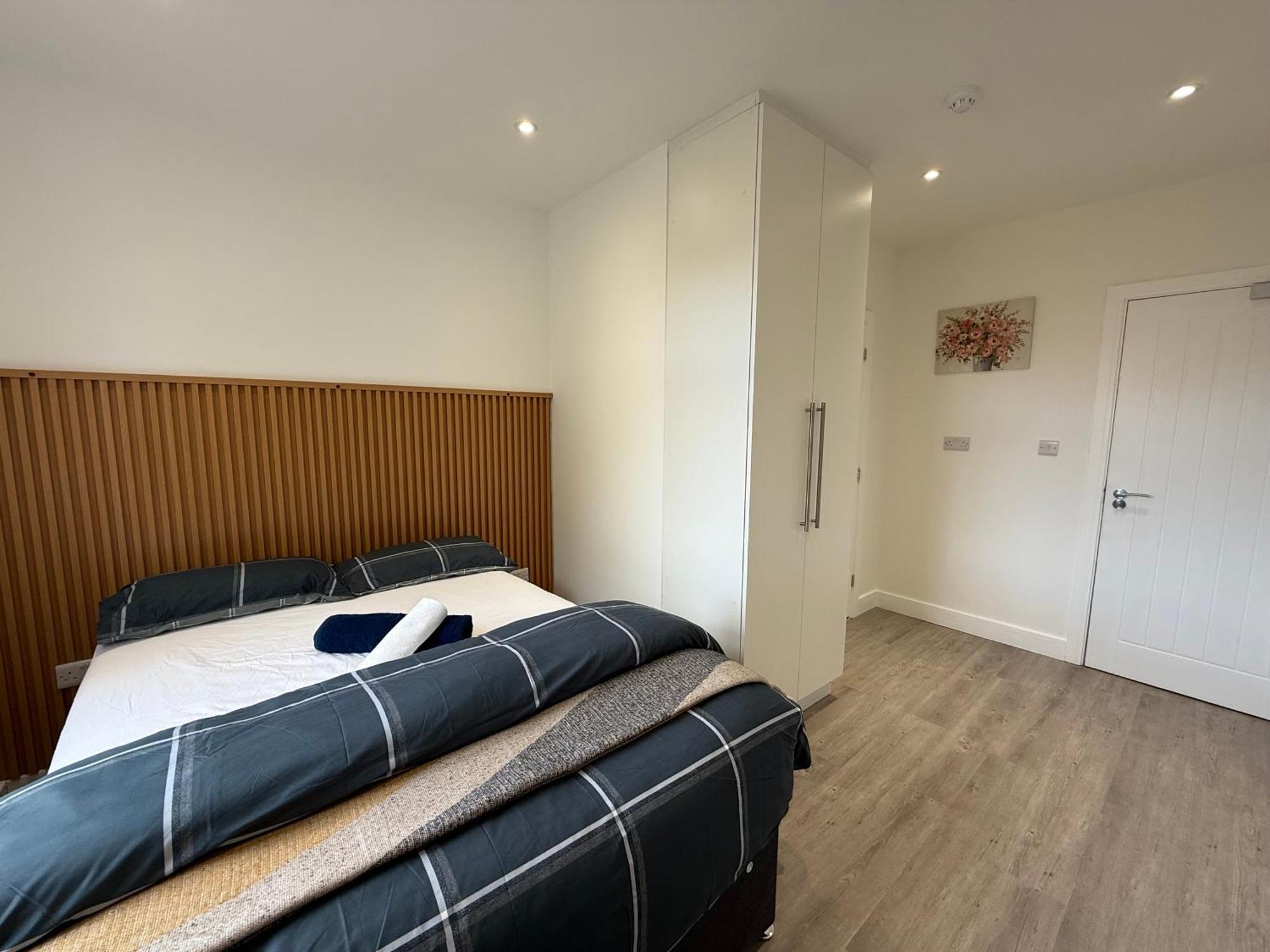 Moorfields Guest house *